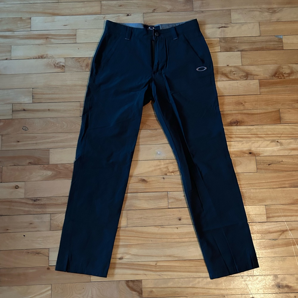 Oakley water repellent pants. Like new size:30